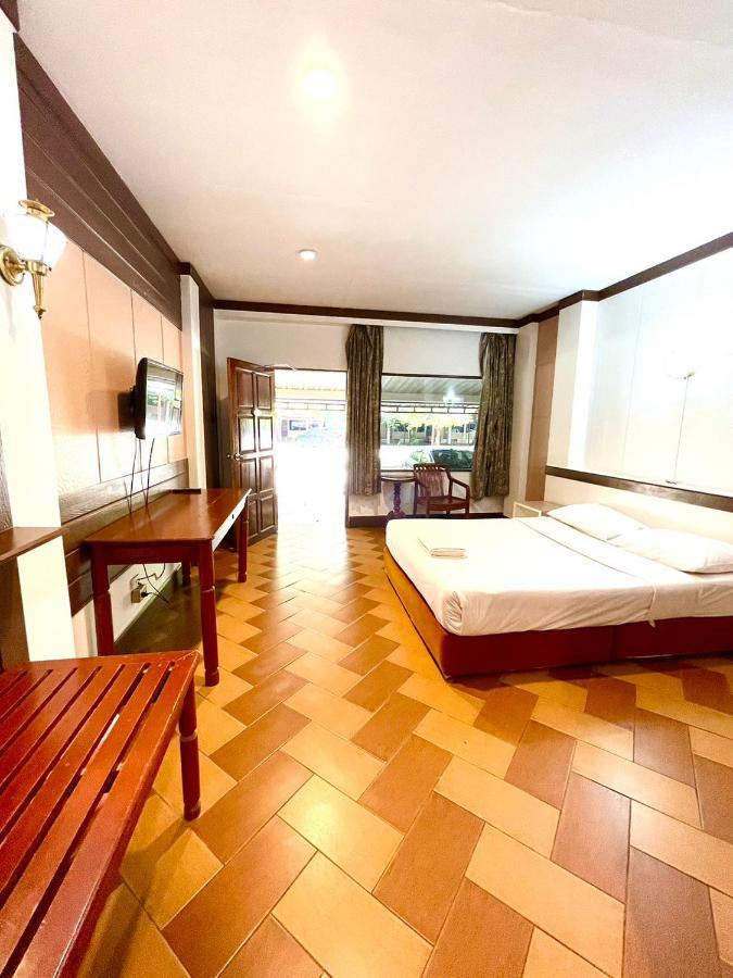 Bansuan Resort Nakhon Sawan Exterior photo