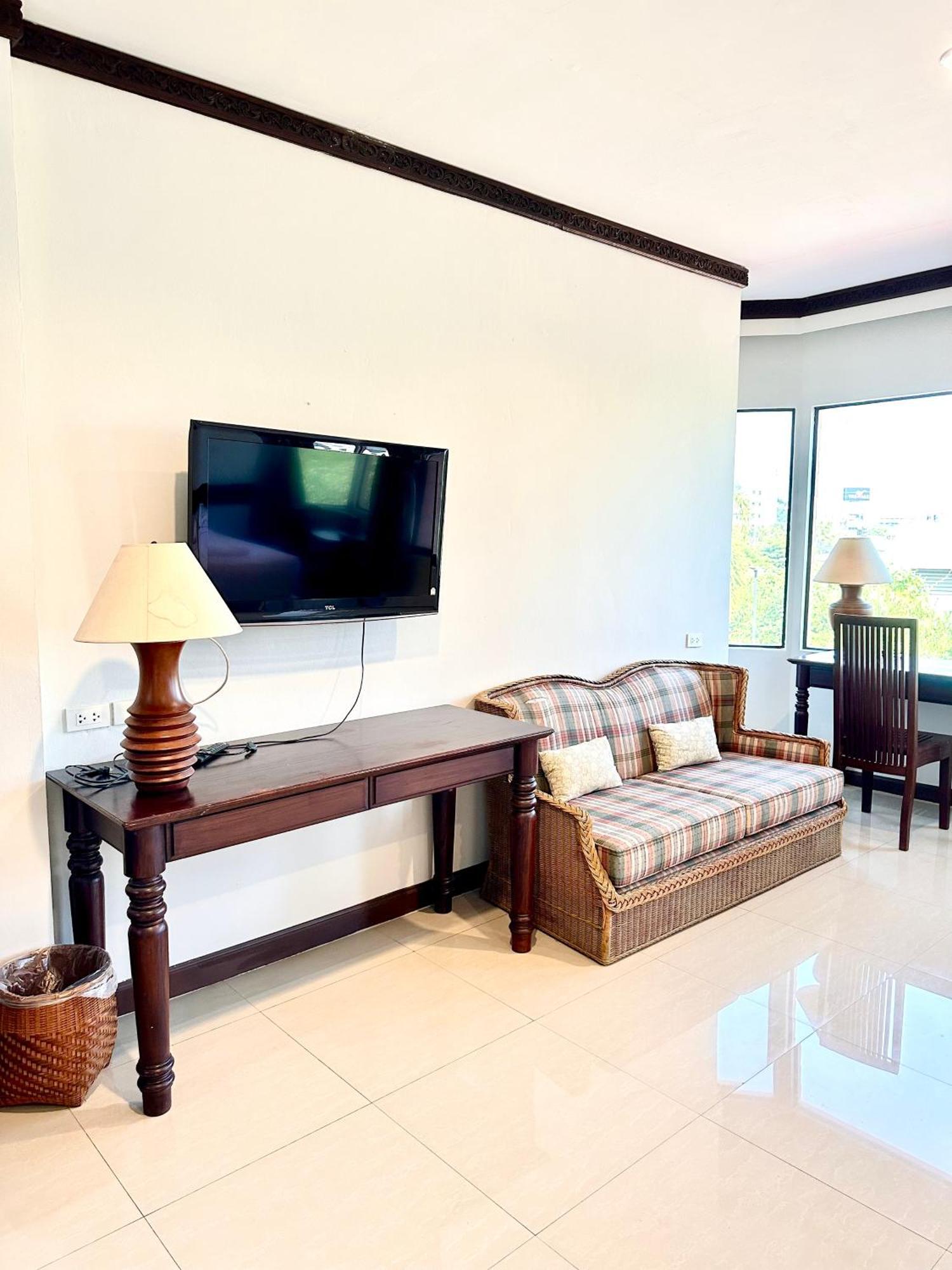 Bansuan Resort Nakhon Sawan Exterior photo