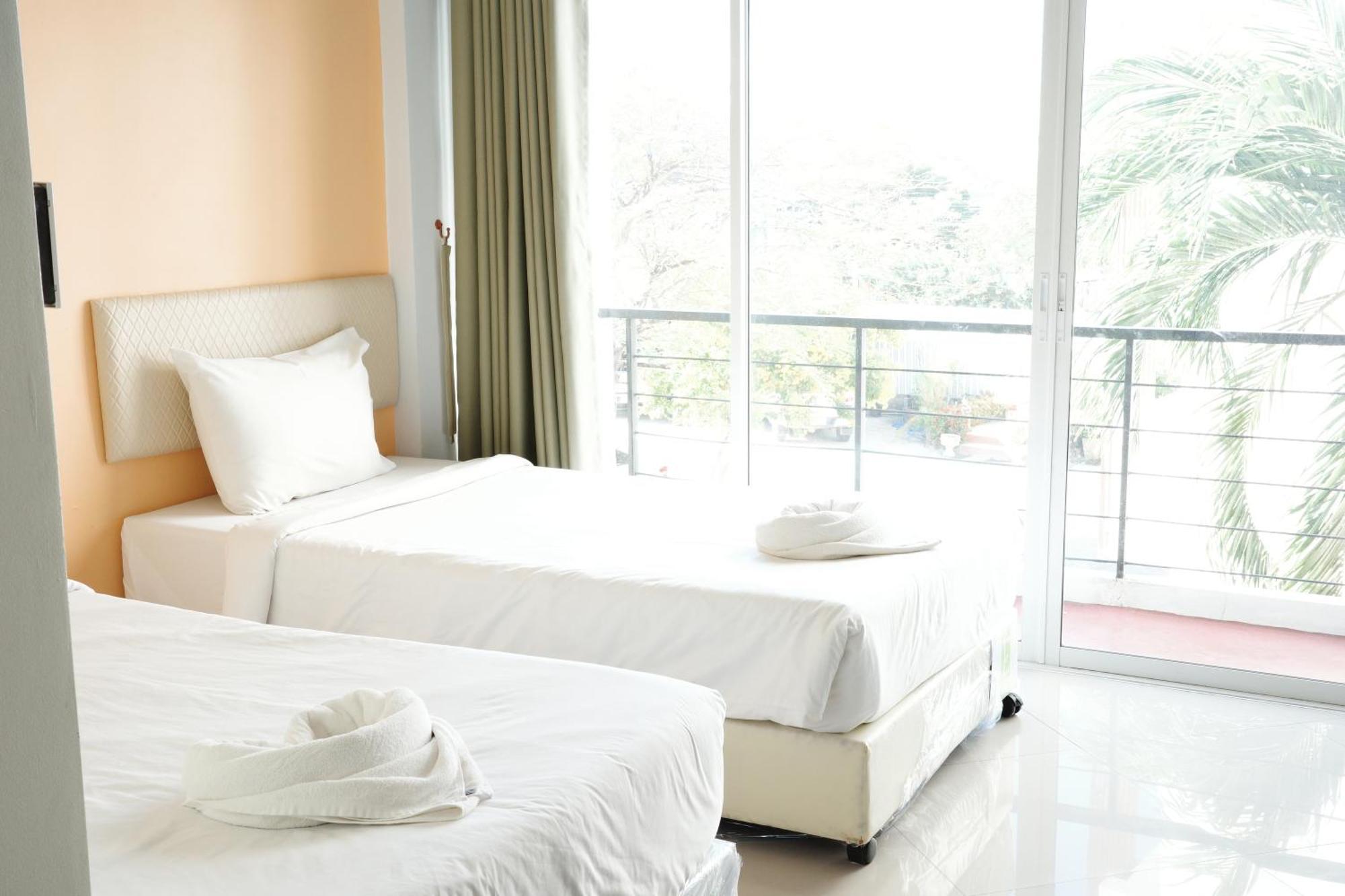 Bansuan Resort Nakhon Sawan Exterior photo